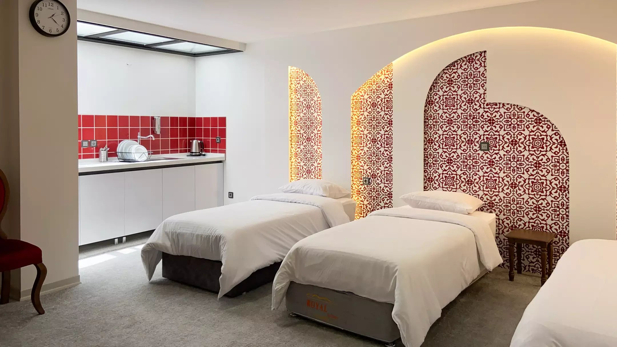 Alibaba https://cdn.alibaba.ir/ostorage/hotel-accommodation-images/6704df31b347cc1bd8f4bcb5_ff7a6bdb-dcc9-4096-819c-3651a95644ba_سوییت جونیور (2).webp